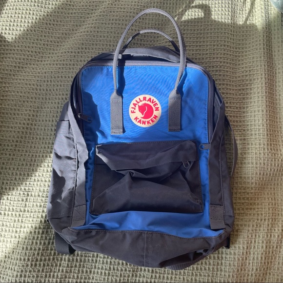Fjallraven Kanken Backpack - Picture 1 of 3